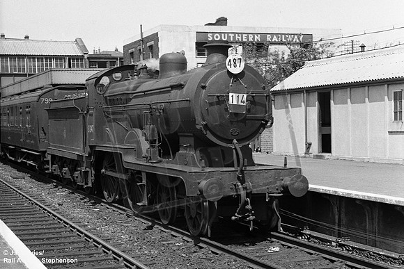 31247 1953-06 Dover Priory