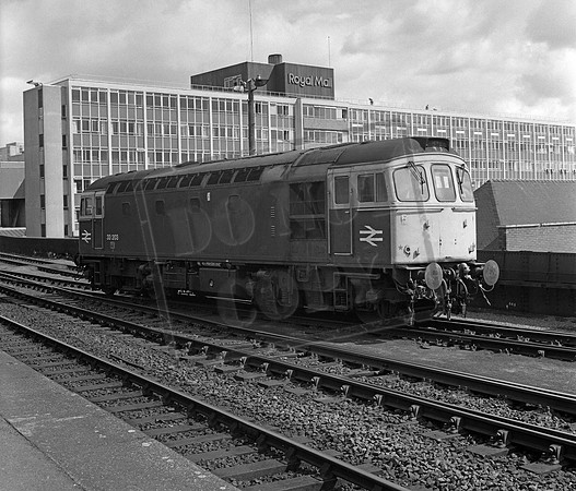 33203 1985-05-15 Bristol Bath Road