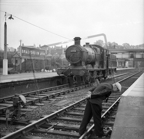 2293 1955-09-11 Bradford on Avon