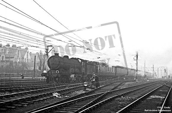 61576 1956-12-01  Southend Victoria