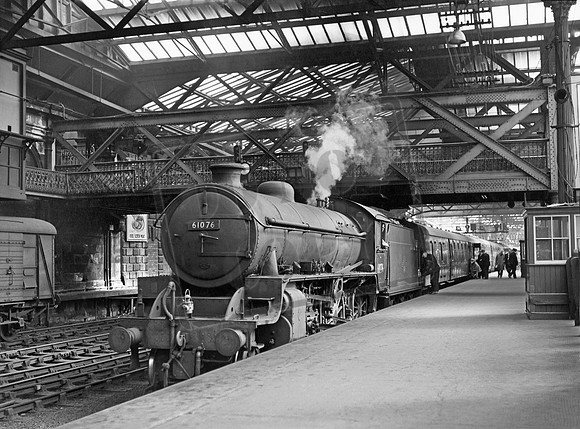 61076 1965-04-15 Edinburgh Waverley