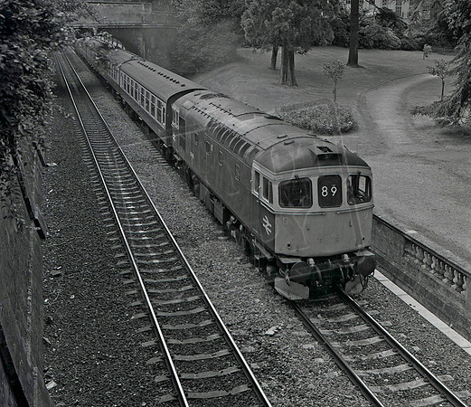 33001 1984-08-01 Bath Sydney Gardens