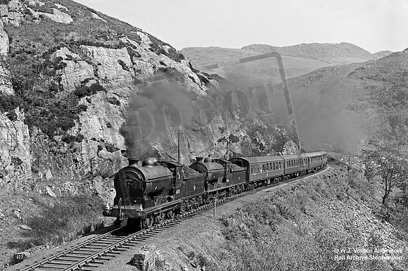 64592 1963-06-01 Lochailort