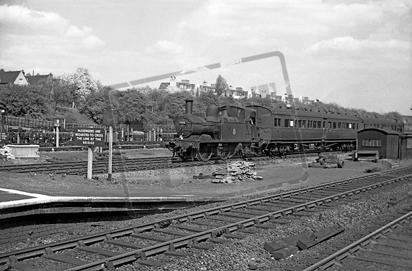 1446 1950s Ealing Broadway