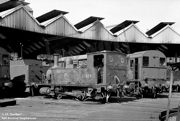 30089 1960-08-21 Guildford shed