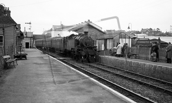 41208 1966 Sturminster Newton