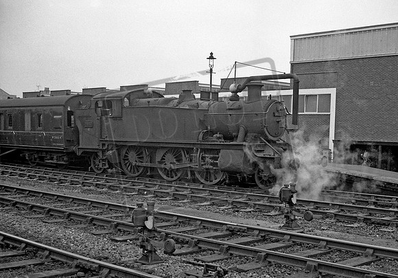 4130 1963-10-25 Gloucester Central