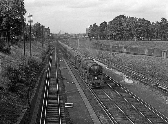 35015 1960s Clapham cutting