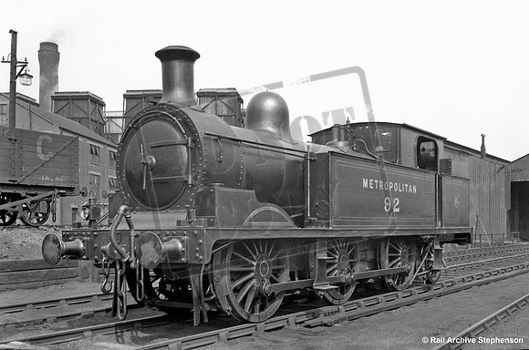 MET 92 1927c Neasden shed