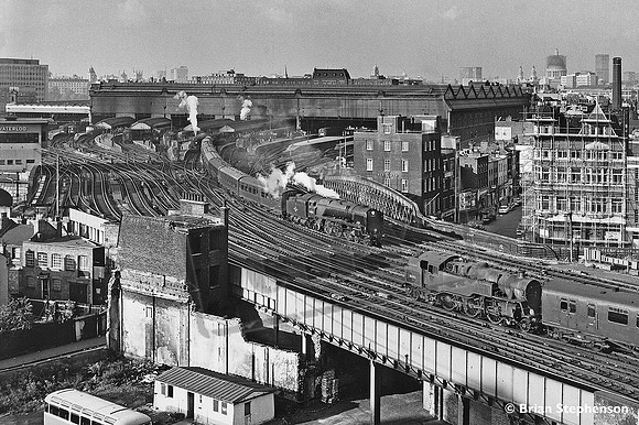 34052 1966-08-26 Waterloo