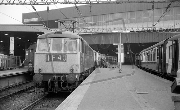 E3142 1970c London Euston