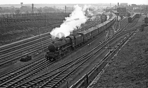 45712 1960-04-10 Wellingborough