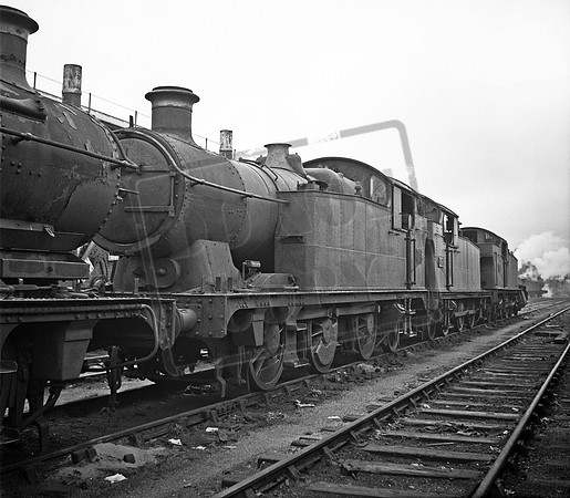 5672 1964-03-24 Radyr shed