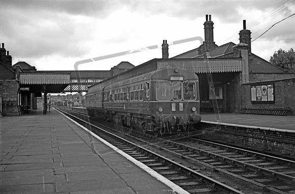 DMU E50418 E56173 1958 Palace Gates