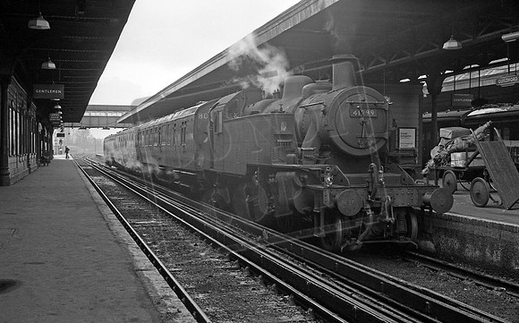 41299 1960s Guildford