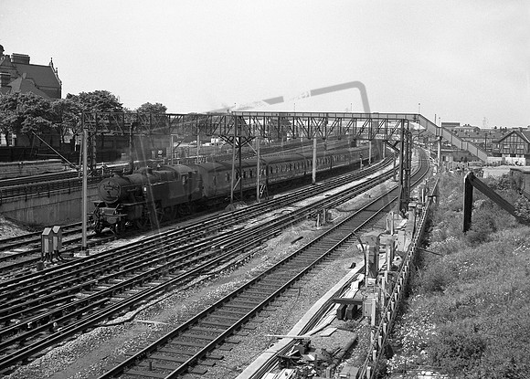 42255 1961-05-12 Barking