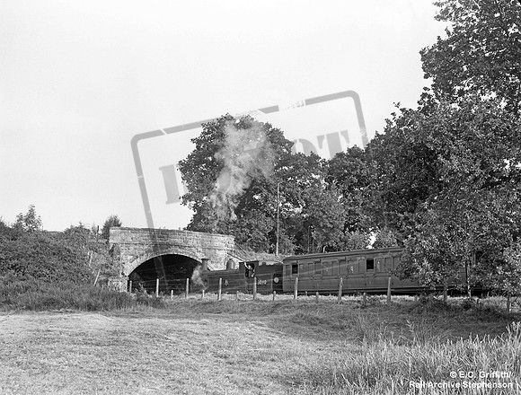 30110 1952-04-15 Fittleworth