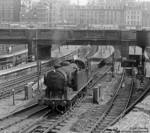 69583 1956-04-21 Moorgate