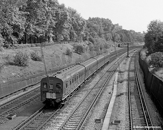 EMU 4128 1967-07-01 Clapham Cutting