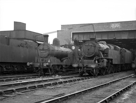 42115 1959c Oldham Lees shed