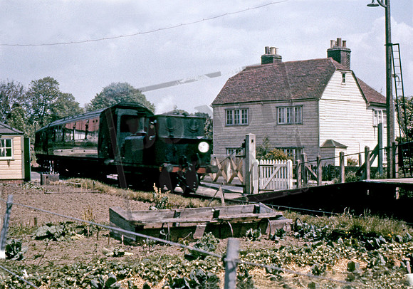 32678 1963-04-23 Langstone