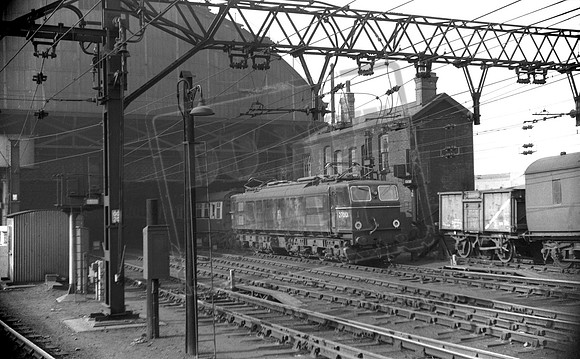 27001 1950s Manchester London Road