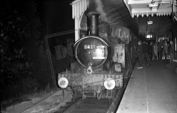 1421 1962 Maidenhead last train off Marlow branch-ROneg-1810-300