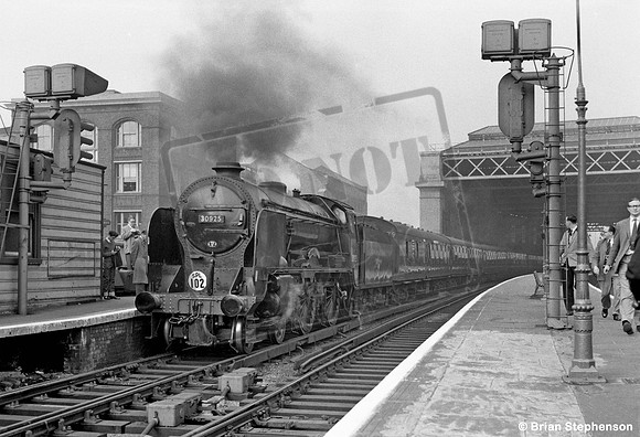 30925 1962-10-07 London Bridge