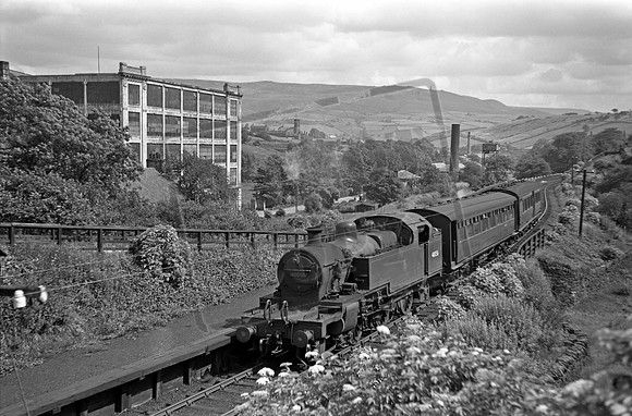 40056 1950s Measurements Halt near Delph