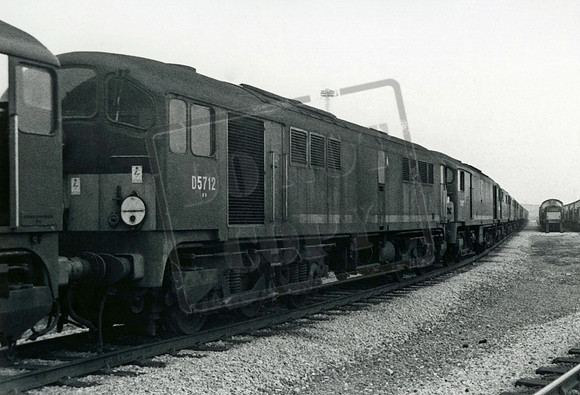 D5712 1969-05-03 Kingmoor Yard