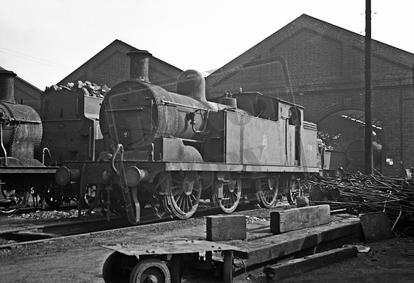41981 1954c Plaistow shed