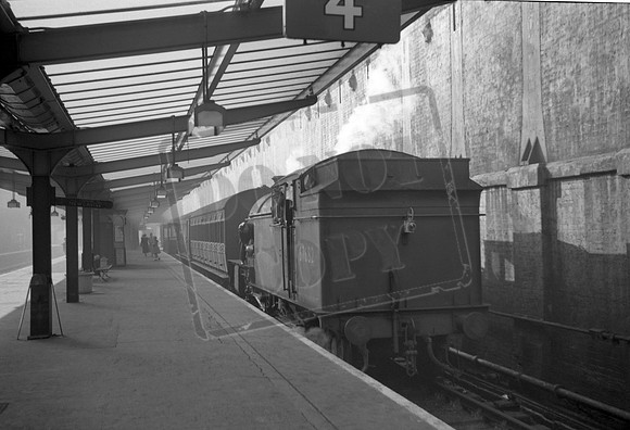 67682 1954-10-03 Sunderland