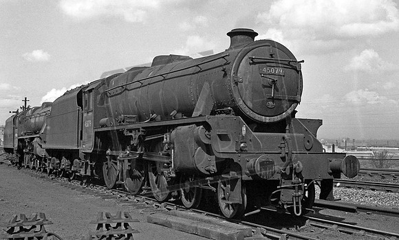 45079 1963  Farnley Junction