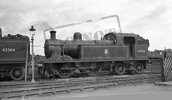 41908 1953-07 Watford shed