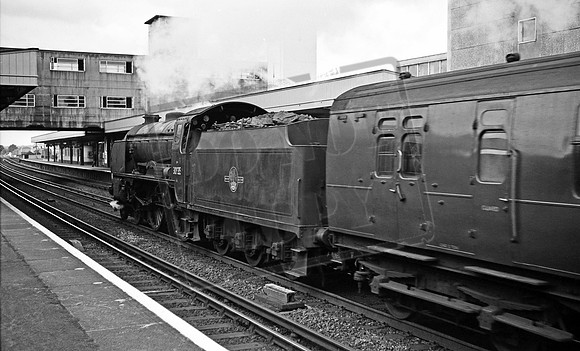 30935 1962-08-25 Surbiton