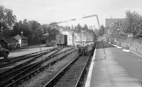 DMU 1960s Buntingford-ROneg-060