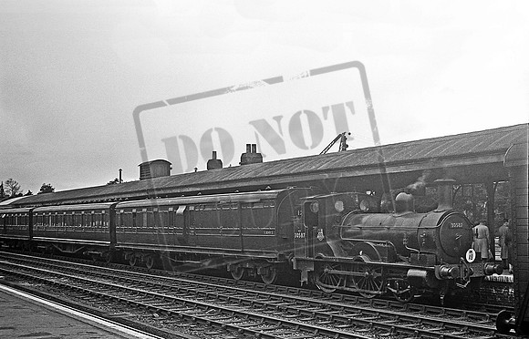 30587 1955-05-14 Andover Junction station