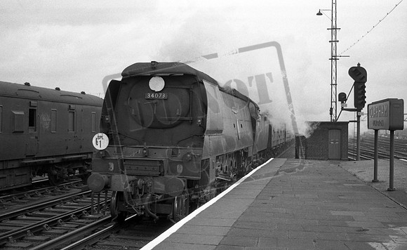 34073 1964 Clapham Junction