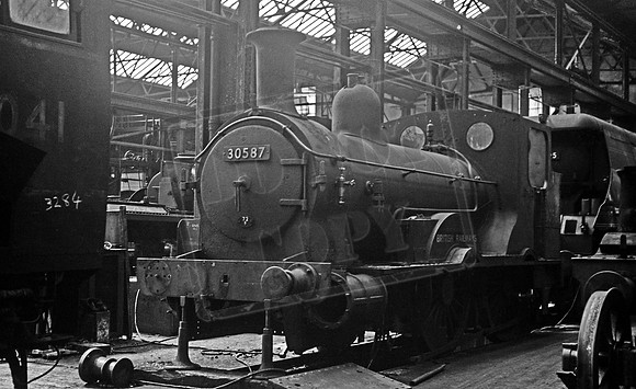 30587 1951-06-02 Eastleigh Works
