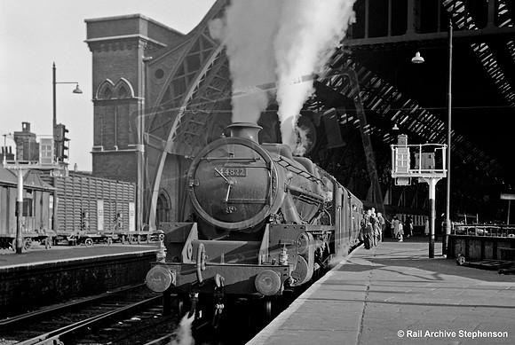 44822 1960s St Pancras
