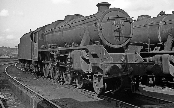 45273 1963 Farnley Junction