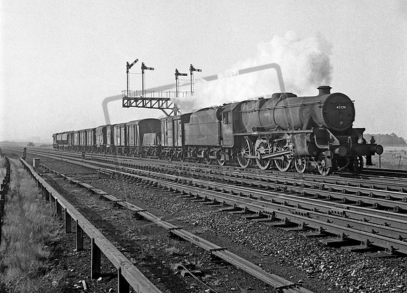 45274 1966-08-26 Winwick Junction