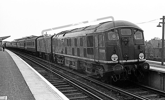 D5006 1960c Folkestone Central