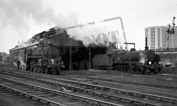 31809 75076 1965 Reading Southern shed