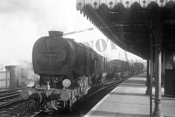 33035 1963-03-02 Redhill Station