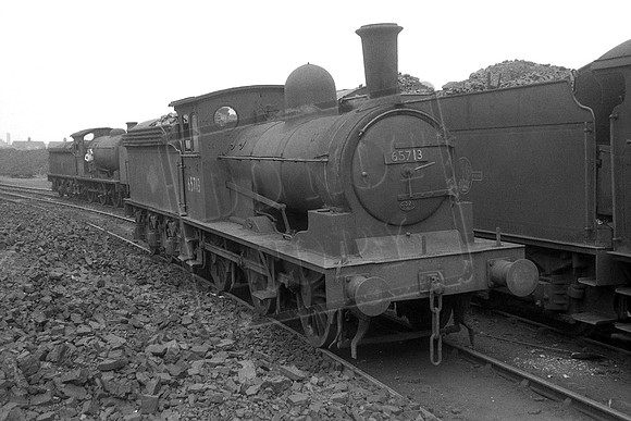 65713 1960-05-25  Darlington shed