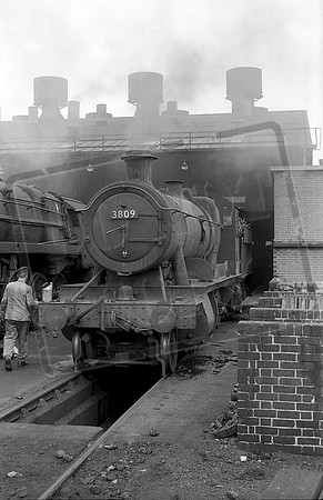 3809 1962-08-18 Southall shed 81C