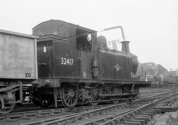 32417 196210-06  Brighton shed