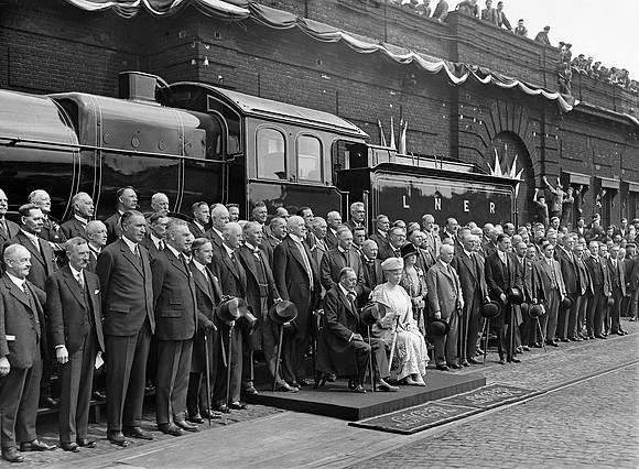 8507 1927-07-06 Stratford Works Royal Visit