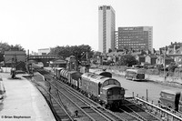 D6705 1966-09-10 Brentford Central